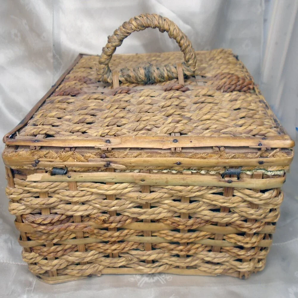Vintage Wicker Sewing Basket - 1940s 40s War Era